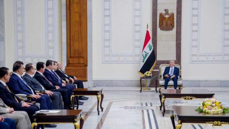 رئيس الجمهورية يدعو لصرف رواتب موظفي الإقليم ومعالجة القضايا بين بغداد وأربيل ضمن الدستور
