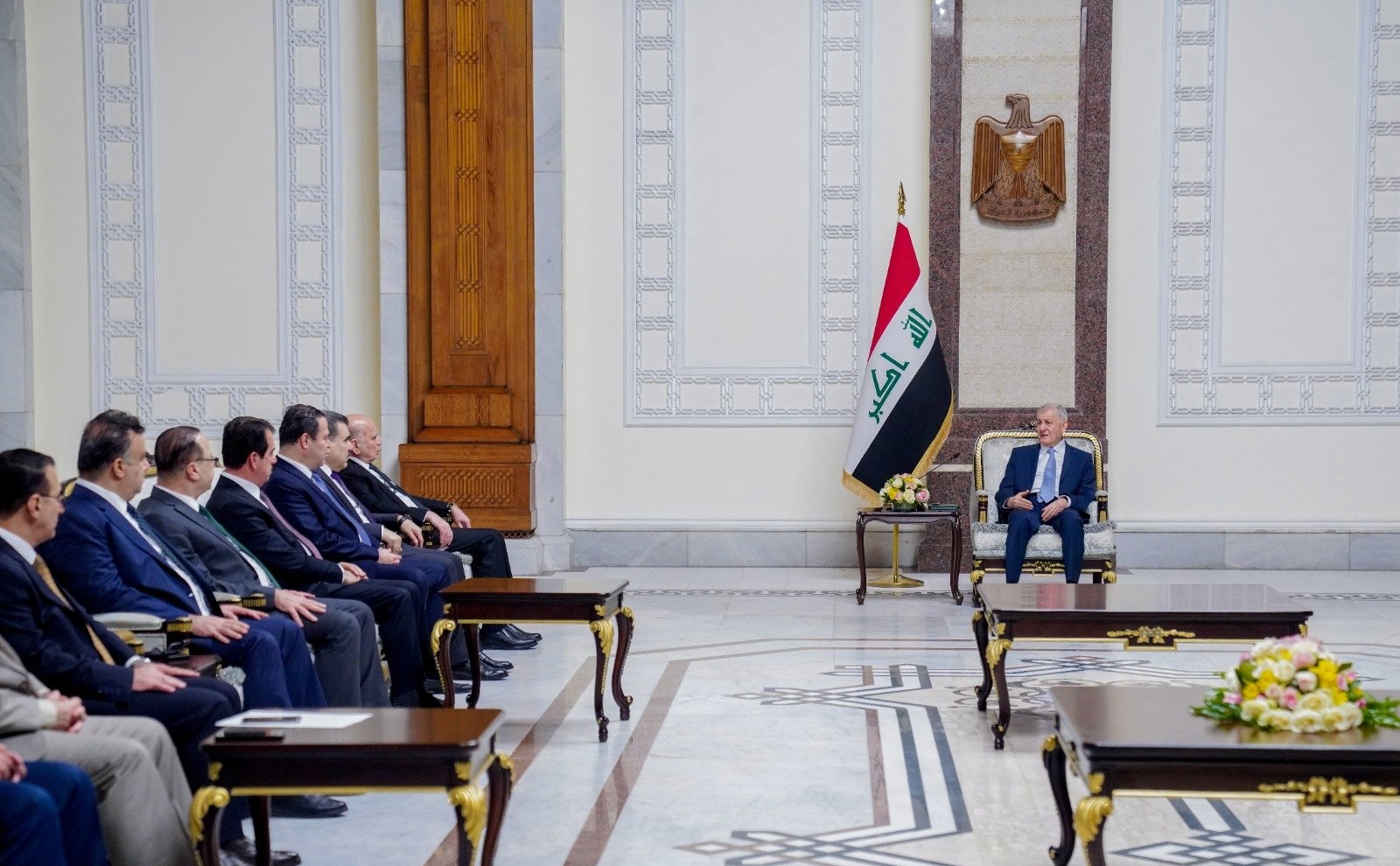 رئيس الجمهورية يدعو لصرف رواتب موظفي الإقليم ومعالجة القضايا بين بغداد وأربيل ضمن الدستور