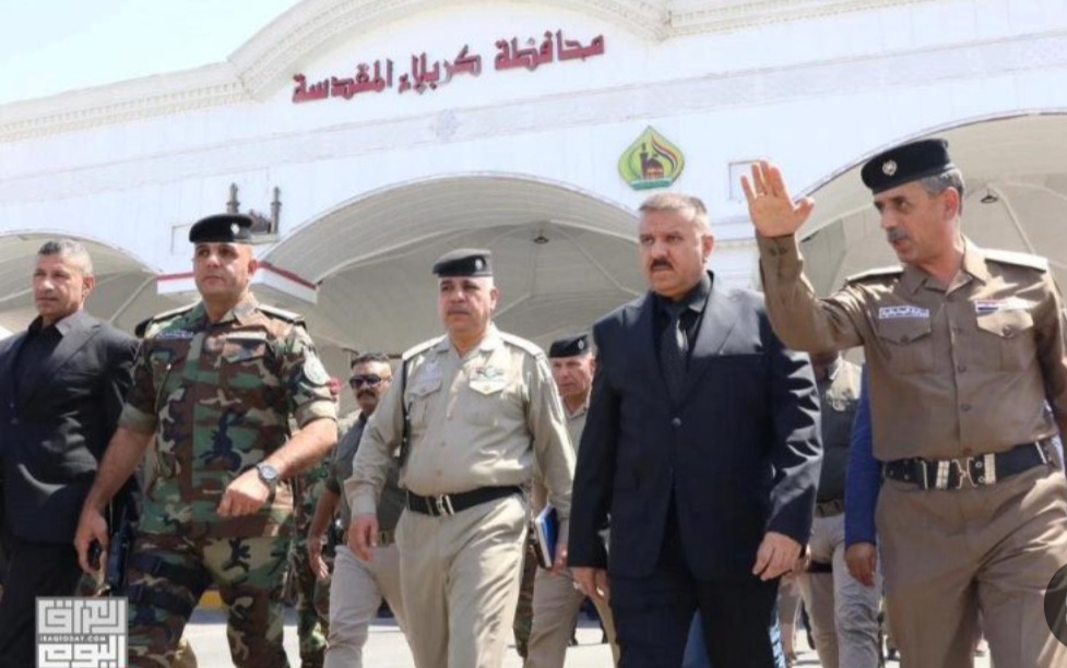 وزير الداخلية يعقد اجتماعاً في مقر قيادة عمليات كربلاء لمناقشة الخطة الخاصة بالزيارة الأربعينية