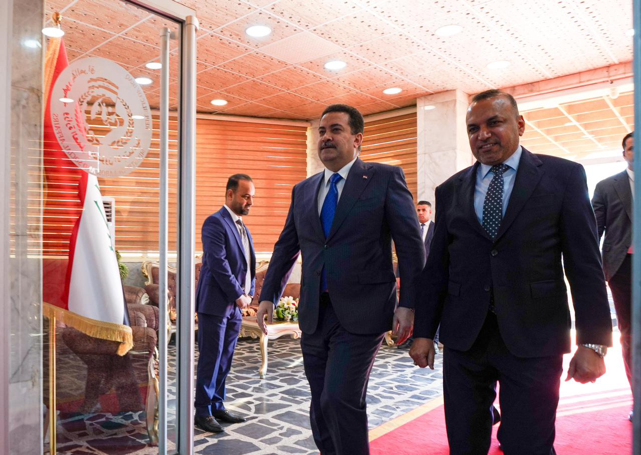 السوداني يزور وزارة العمل ويتابع اجراءاتها في تطبيق الحماية الاجتماعية والضمان الاجتماعي