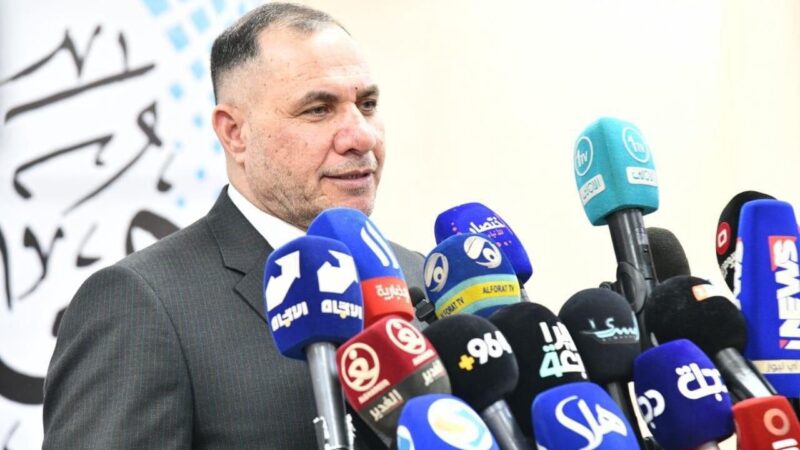عباس شعيل  يتسنم مهامه كمحافظ للديوانية رسمياً