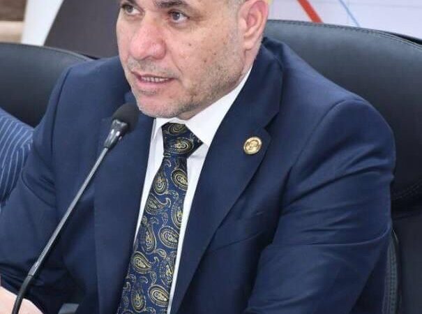 محافظ الديوانية يدعو  الدوائر الخدمية لاستنفار جهودها استعداداً لموجة الأمطار