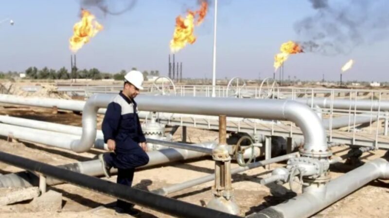 النفط يسجل ارتفاعا قبل صدور توقعات الطلب على الخام