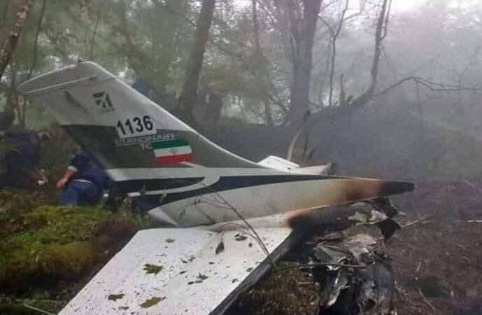 التلفزيون الرسمي الإيراني يعلن وفاة الرئيس إبراهيم رئيسي ومرافقيه بحادث تحطم الطائرة